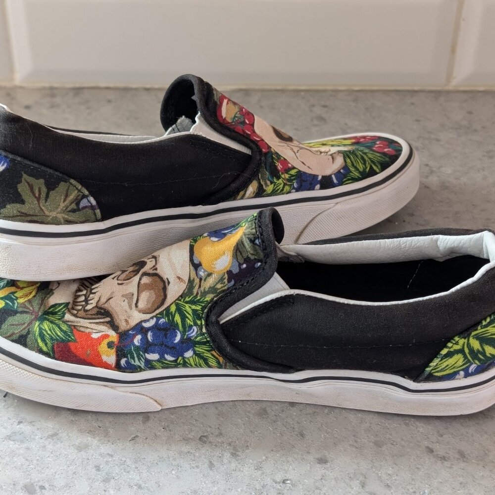 Vans Classic Slip-On Fruit Skull Shoes – Unisex Size 7.5 - - Picture 4 of 6
